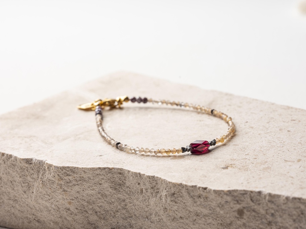 [242.OMG-B-GPL] OMG - ARMBAND | Maansteen