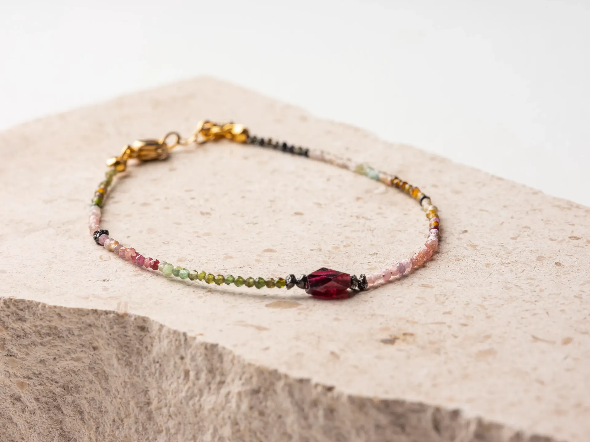 [242.OMG-B-GTOU] OMG - ARMBAND | Tourmaline