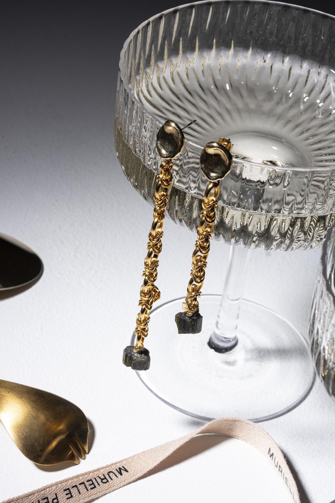 [242.SHOW-E-GB] SHOW - OORBELLEN | Gold Black