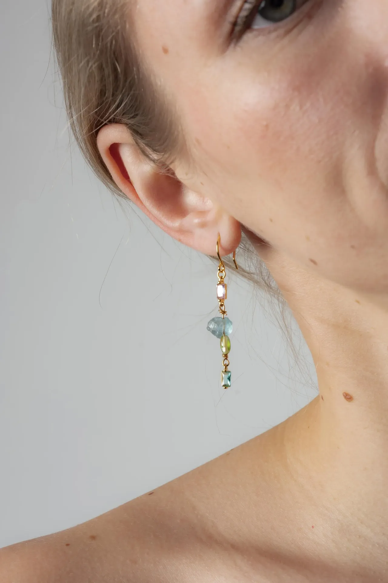 [261.STUDIO26/XS-E-G] STUDIO - OORBELLEN | Gold Multicolor